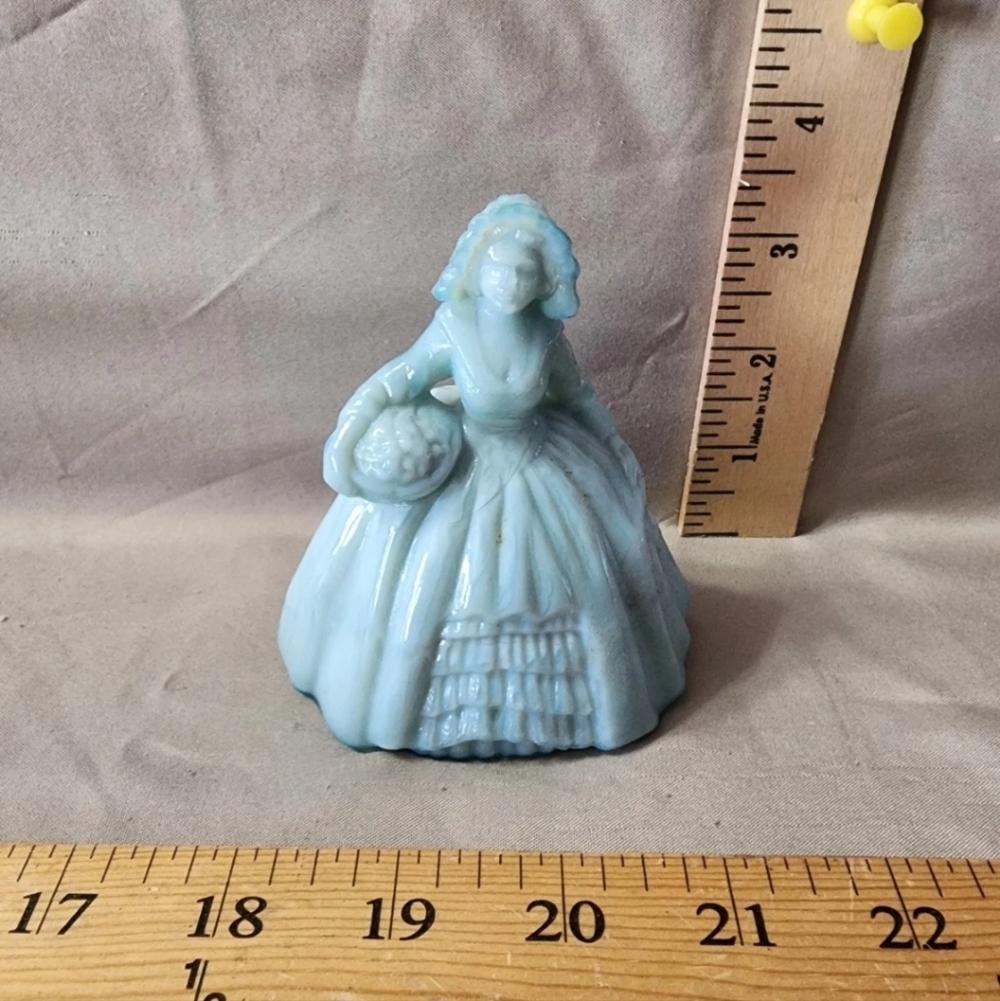 Vintage Boyd Art Glass Blue Colonial Lady Figurine Flawless Shape